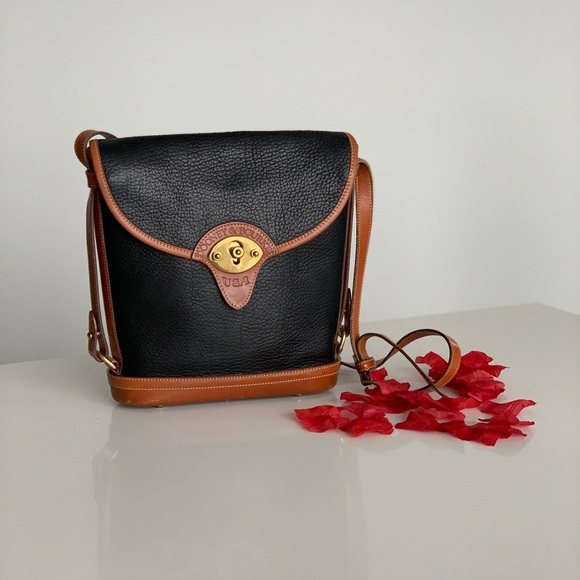 Dooney & Bourke Handbags - Vintage Bucket Messenger Dooney and Bourke Bag